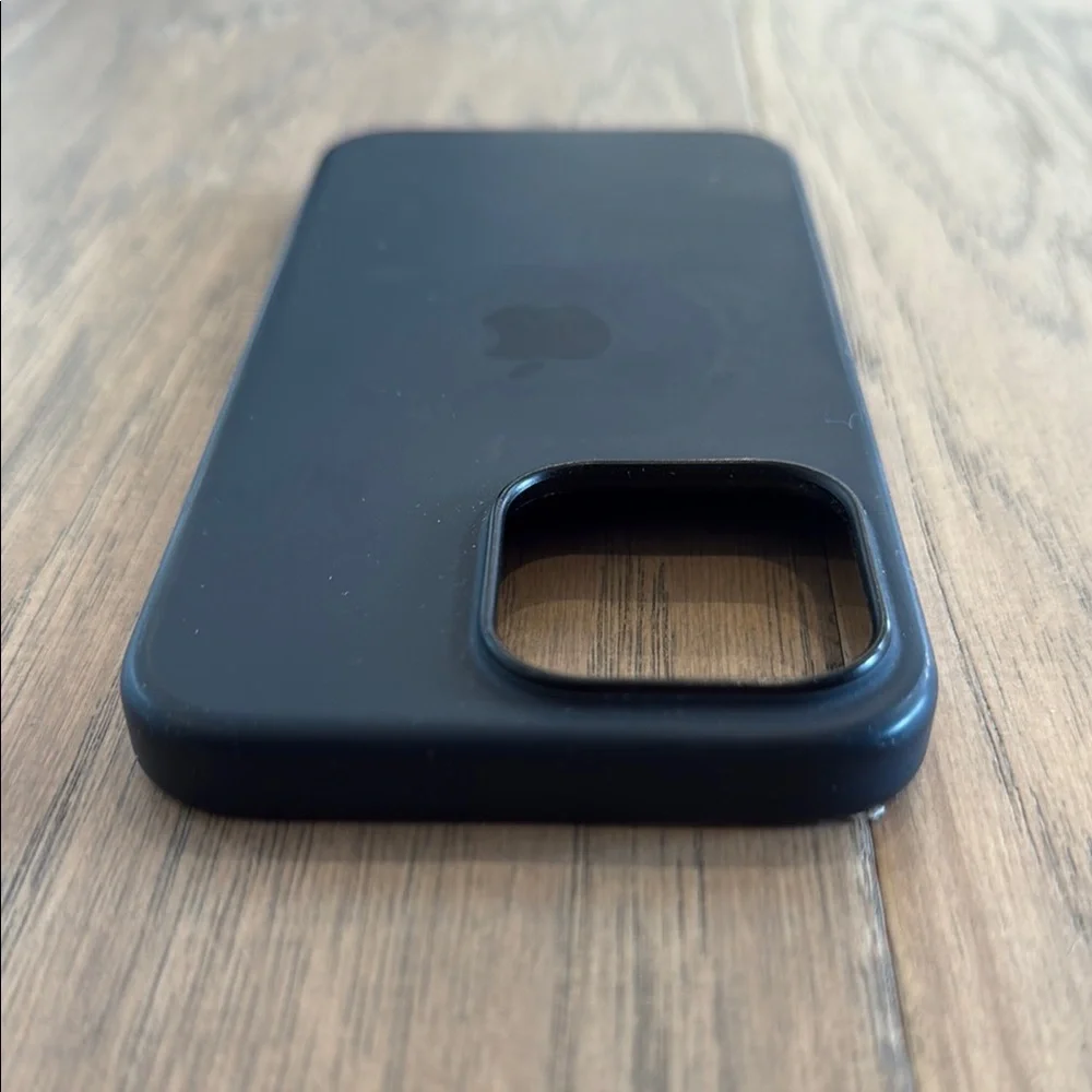 Apple sleek black